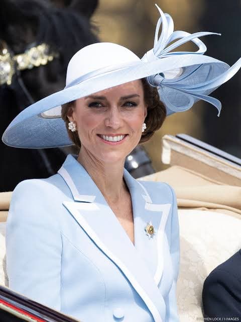 THE HAT — PHILIP TREACY PALE BLUE
