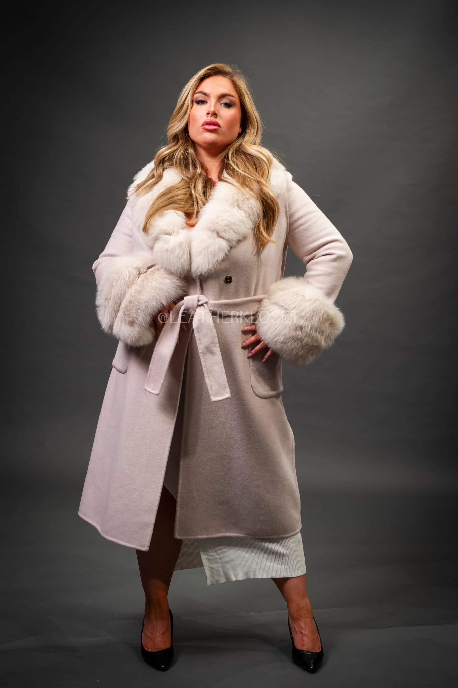 OUTERWEAR — CASHMERE COATS AND GLOSSY TRENCHES