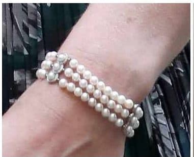 THE BRACELET — DIANA'S NIGEL MILNE PEARL PIECE